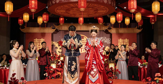 带动气氛搞笑的婚礼主持词_搞笑婚礼主持词大全完整版_婚庆晚会搞笑主持词